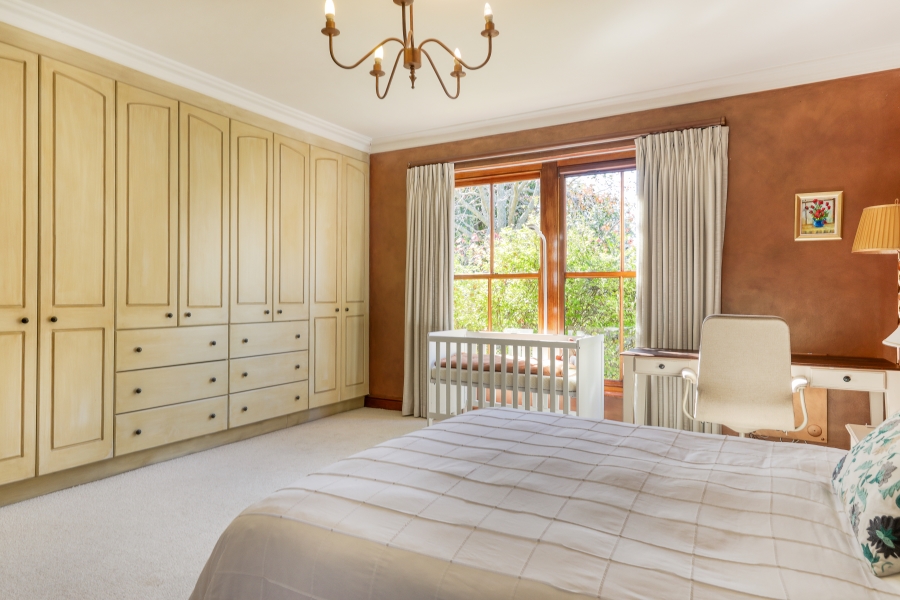 7 Bedroom Property for Sale in Zwaanswyk Western Cape